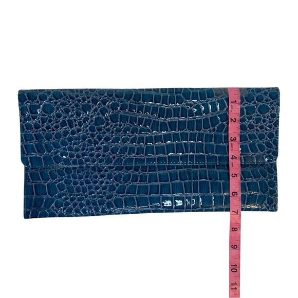 ๐3 FOR $15๐ Alligator Print Teal Blue Clutch Handbag - Picture 8 of 13